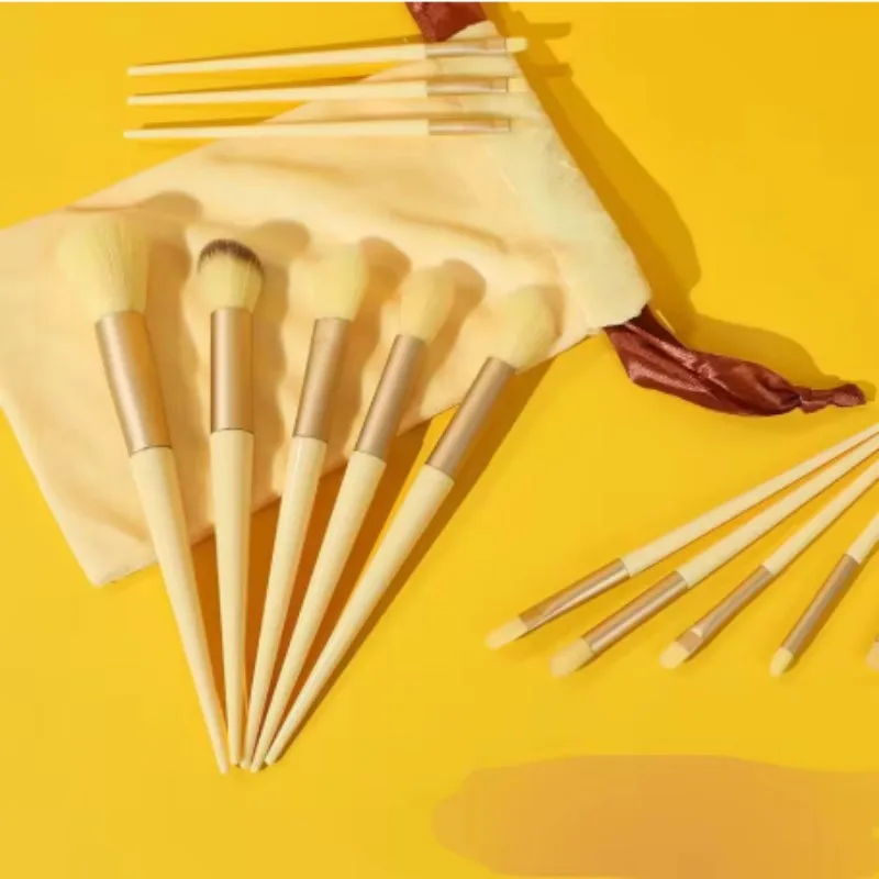 مجموعة فرش مكياج صفراء مكونة من 13 قطعة مع شعيرات فائقة النعومة - مجموعة فرش تجميل احترافية كاملة لكريم الأساس والكونتور والعين #2