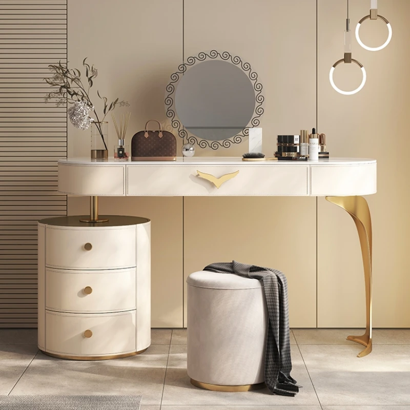 French retro bedroom, minimalist, modern, luxurious, high-end rock slab saddle leather dressing table