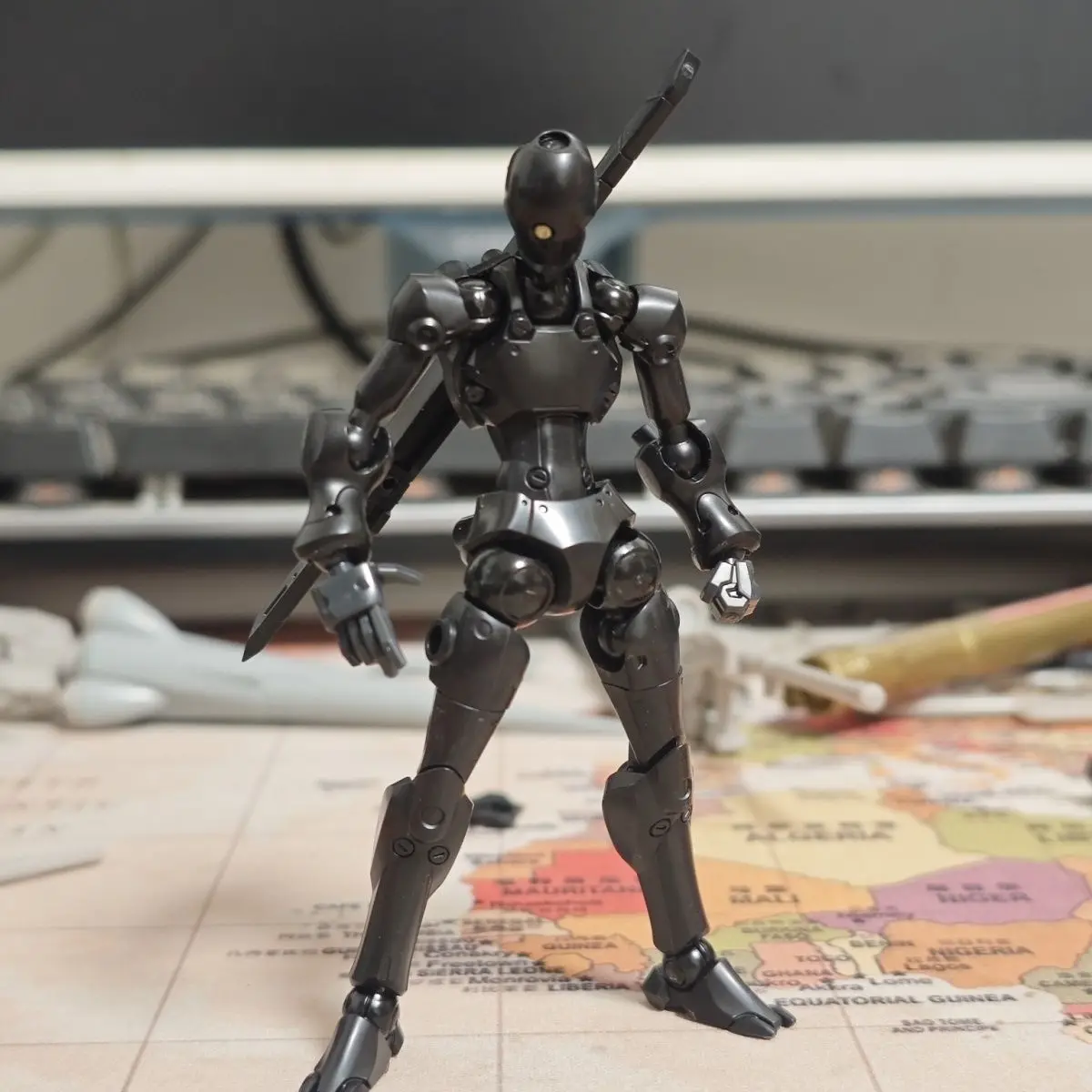 

Sheik Mainland 1/144 Assault Stranger 3MIN-A Series Buildable Sci-fi Soldier Model Kit 2pcs/set Action Figure for Collection