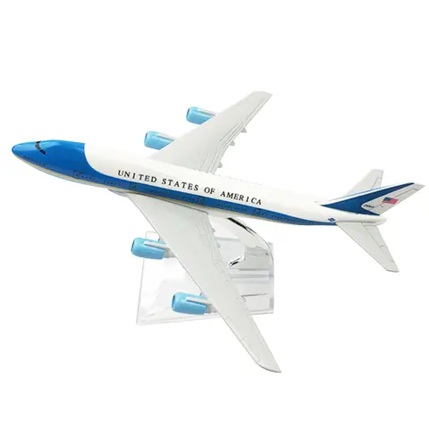 16CM Modello di aereo per Boeing 747 Lega di metallo Giocattoli e hobby Diecast Aerei Kit di costruzione con ruote Aerei Espositore