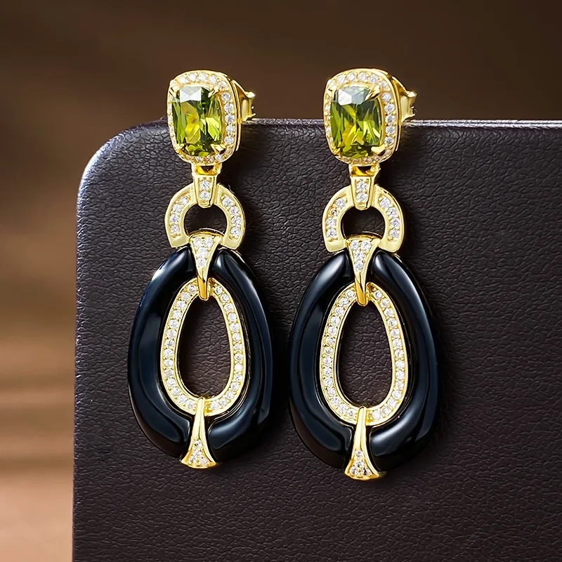 

New S925 sterling silver one carat olive green earrings, European and American retro old money style, fashionable women