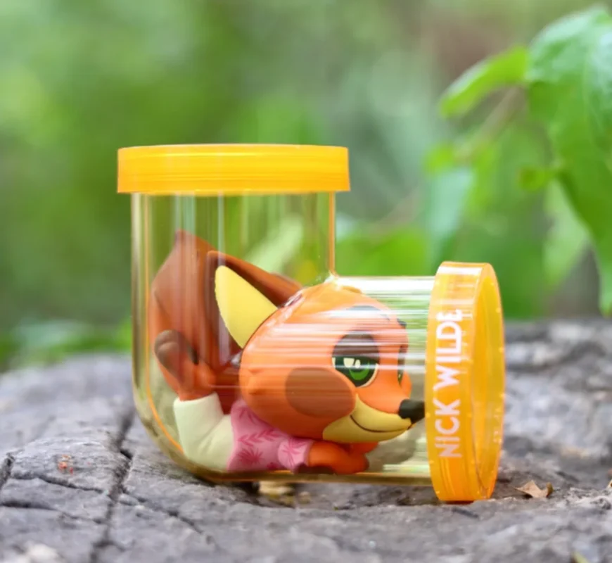 Novos hottoys zootopia 2 mini brinquedos nick judy relâmpago selo oficial cosbi caixa cega figuras colecionáveis na moda