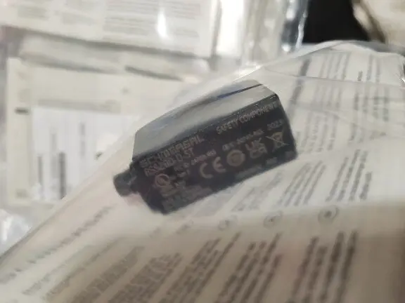 Schmersal RSS 260-D-ST,Photoelectric sensor Imported from Germany