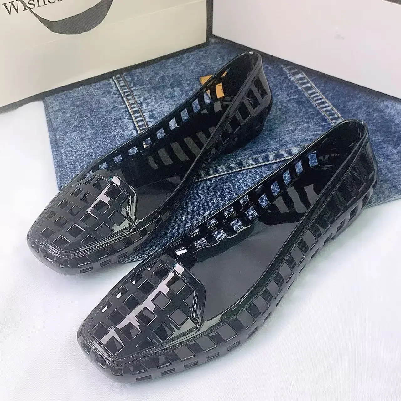 Neue koreanische transparente Kristall-Damenschuhe, geschlossene hohle Sandalen, weiche und modische rutschfeste Pantoffeln. – Detail 10