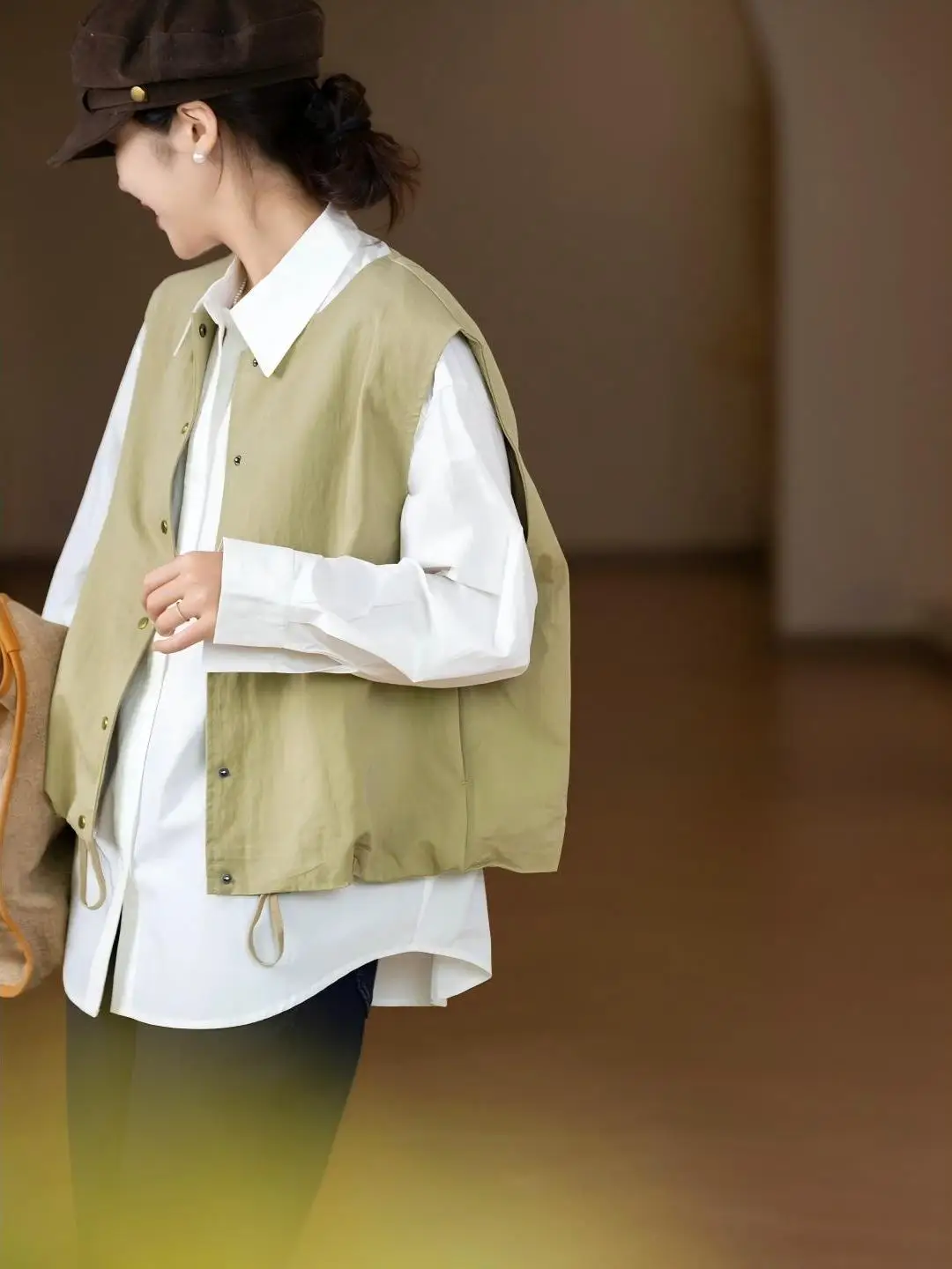 Large Size Women's Pure Color Fashionable Sleeveless round Neck Vest with Drawstring Hem Button up Versatile Layering Top