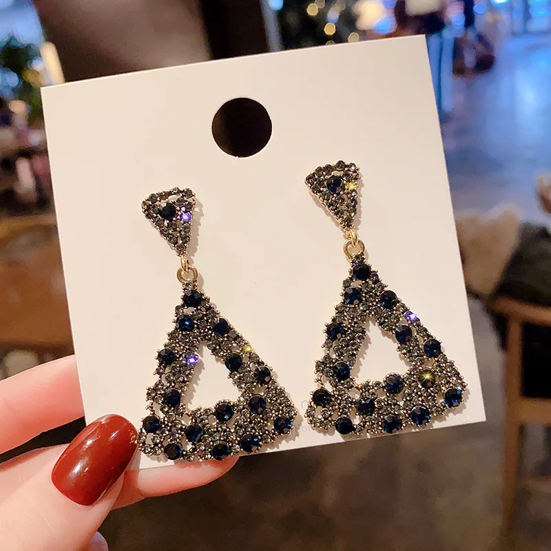 2024 New Tide Temperament Web Celebrity Earring Europe Exaggerated Restore Ancient Ways Earrings Long Atmosphere Eardrop Female