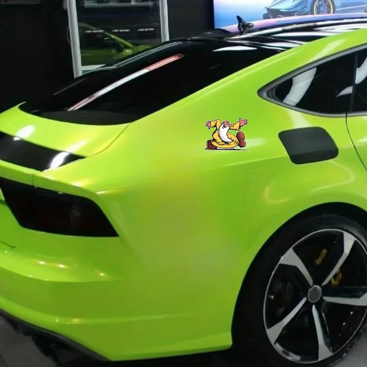 

Яркие аниме автомобильные наклейки DIY автомобильный бампер капот украшение багажника уникальный нерегулярный шлем для тела скутера авто виниловые наклейки