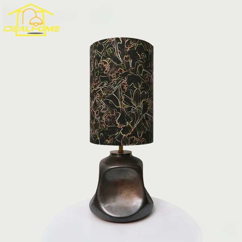 

Medieval Retro Atmosphere Ceramic Fabric Art Table Lamp LED E27 French Design Individual Desk Lights Living Room Bedroom Studio