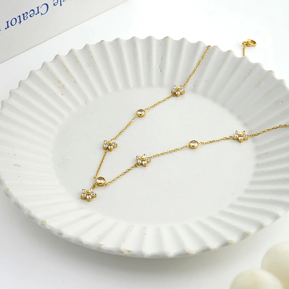 

ENFASHION Para Mujer Flower Zircon Pendant Necklace For Women's Stainless steel 18K Plated Gold Delicate Fashion Jewelry P253677