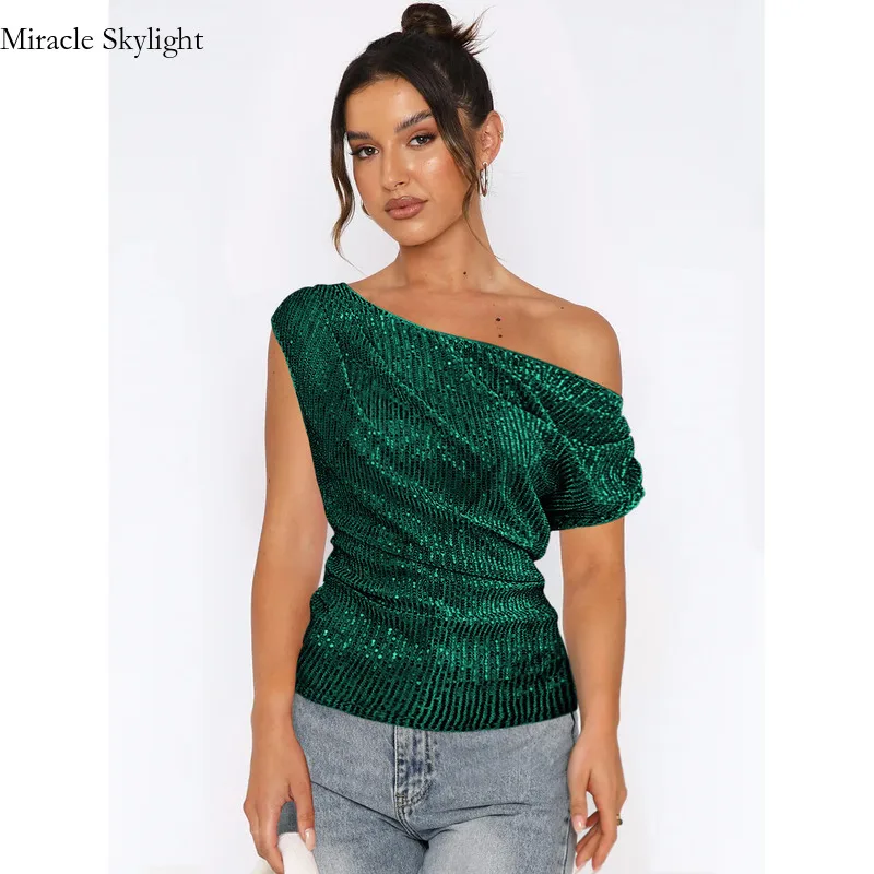 

Women's Slim Fit Spicy Girl Top Sexy One Shoulder T-shirtNew style women's one shoulder sequin pleated short sleeved top