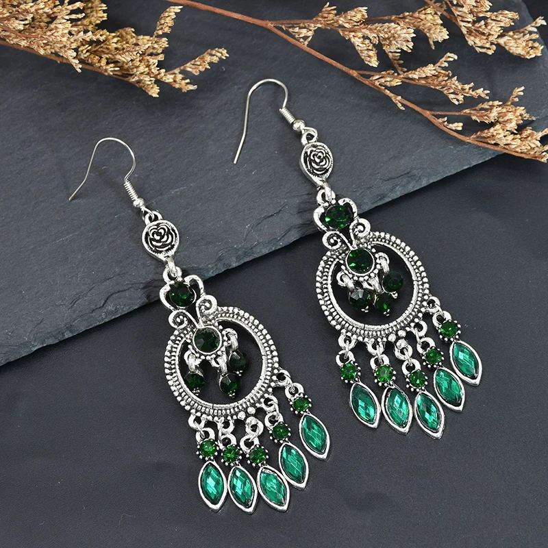 Orecchini Vintage etnici con nappe di cristallo per le donne eleganti Boho lunghi orecchini pendenti con acqua Color argento cavo rotondo Jhumka