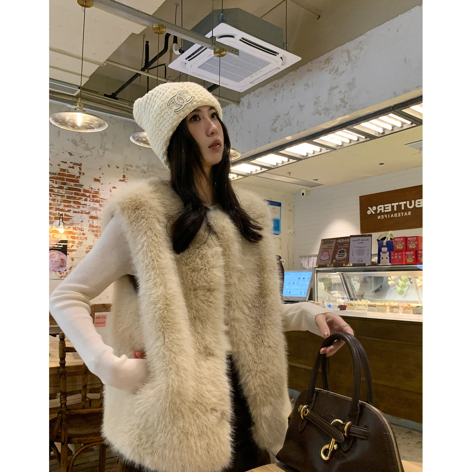 Faux Fur Women Vest Coats Jackets V Neck Sleeveless Coat Thick Warm Y2k Streetwear Jacket Elegant Work Outerwear Autumn Winter 4