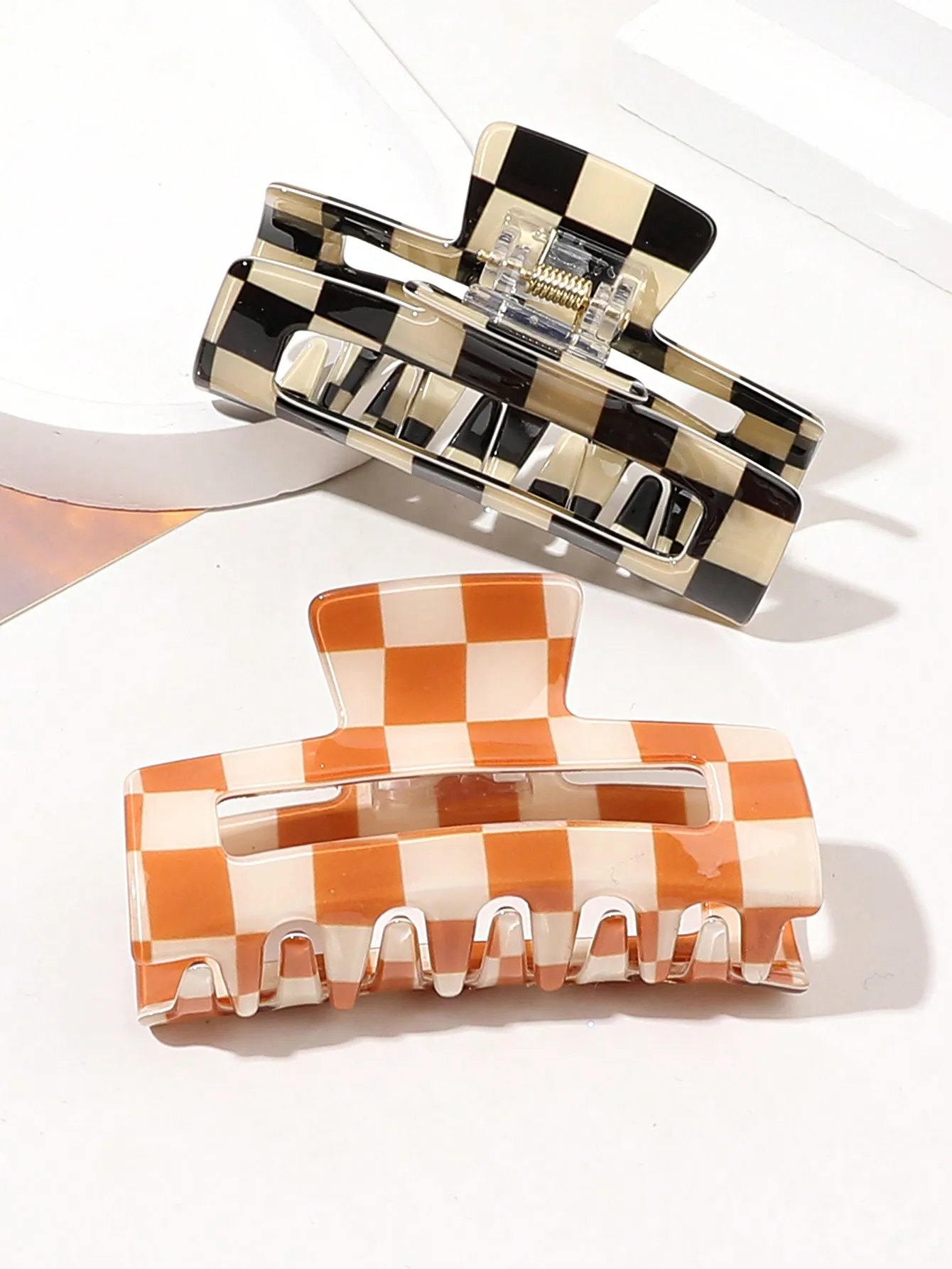 2 Stück schwarz orange karierte Haarklammern, mittlere Kieferklammer, Y2K-Haarspangen für Frauen, starker Halt, Haarklemme, Haar-Accessoires – Detail 2