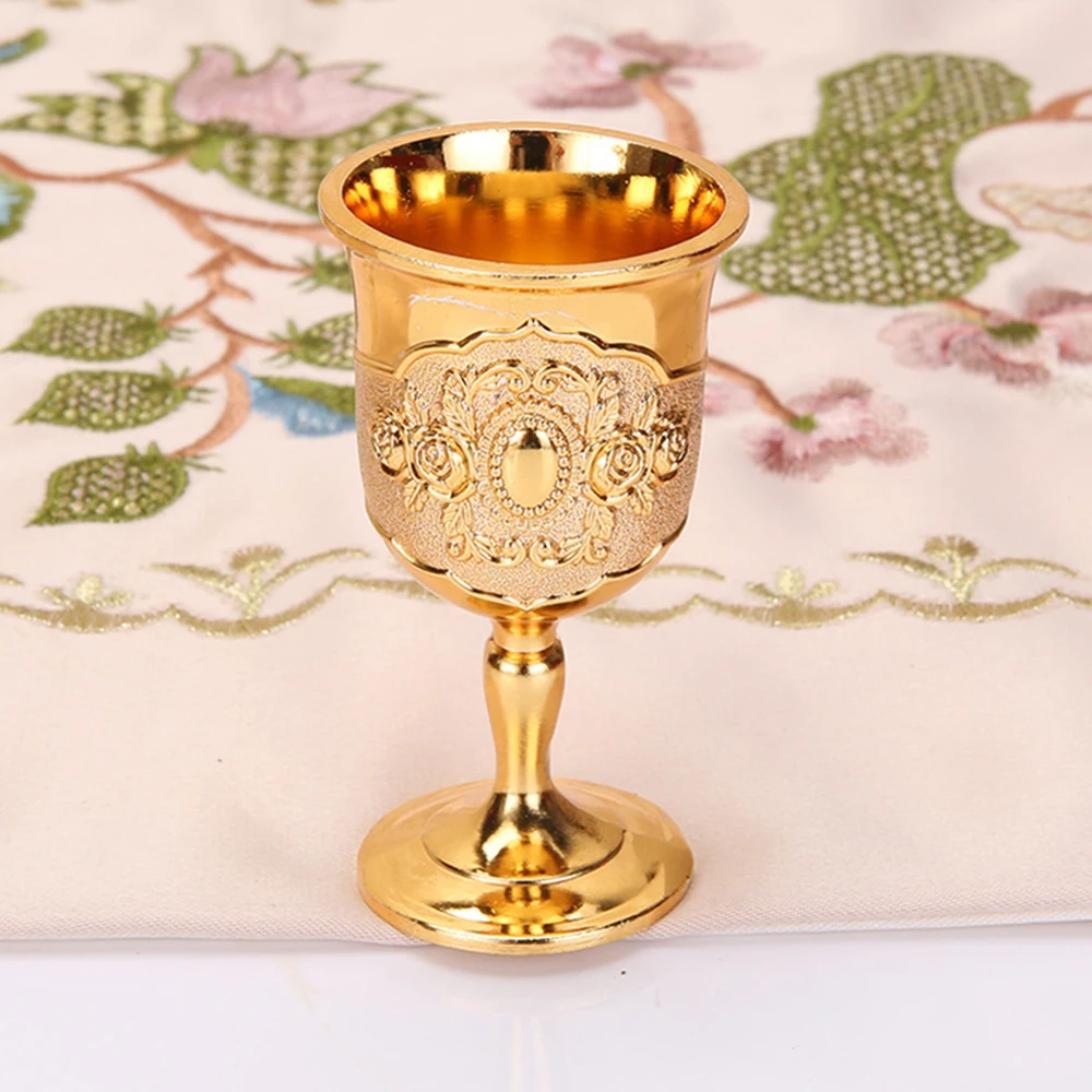 Vintage Metal White Wine Glass Engraving Flower Pattern Goblet for Home Ornament Wine Liqueur Cup for Kitchen Home gass