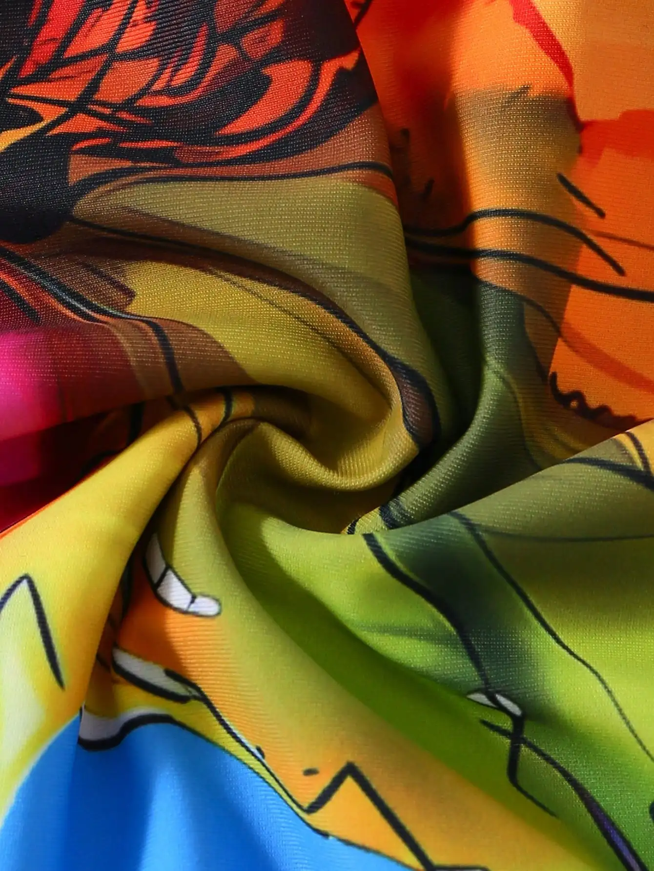 

Цельный купальник с подходящей юбкой-накидкой с цветочным принтом для пляжного отдыха