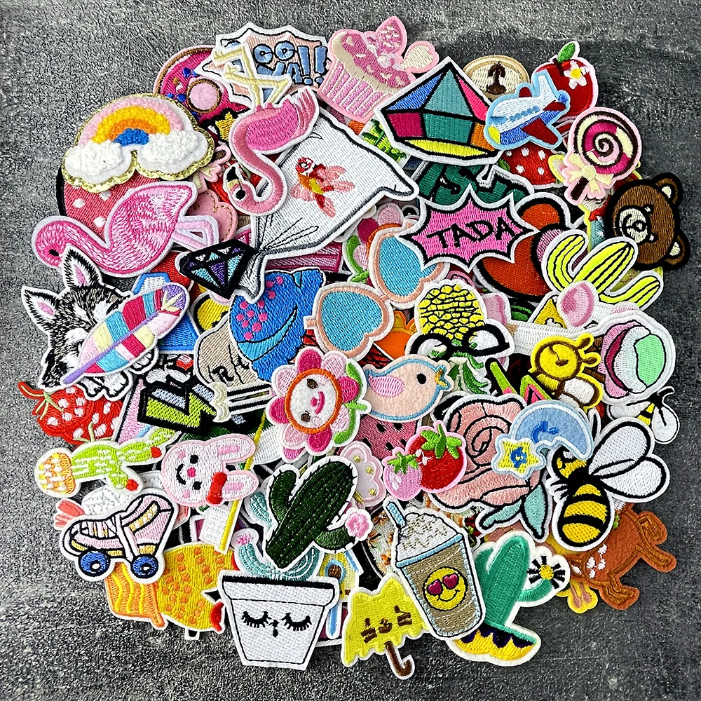100Pcs/Lot Random Mix Patches Embroidery Applique Fabric Ironing Clothing Sewing Supplies Decorative Appliques Patch Sticker