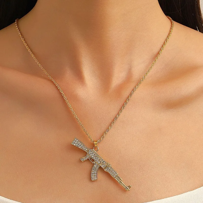 Personalized Diamond Studded AK47 Submachine Gun Pendant Necklace for Men, Fashionable Hip-hop Rock Party Necklace for Women
