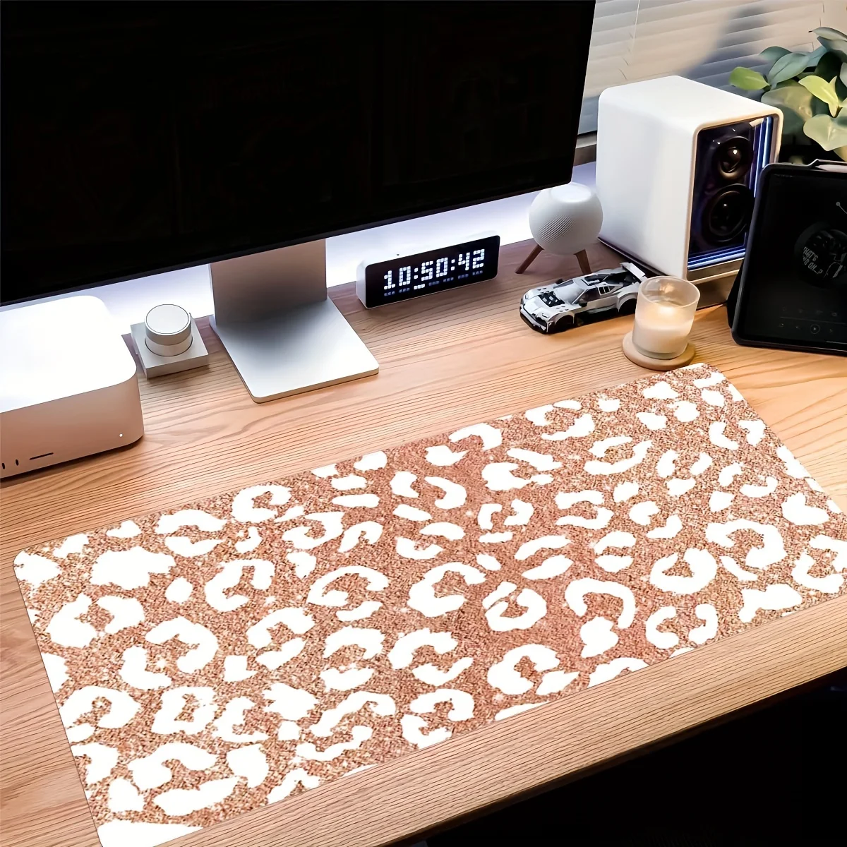 Rose Gold Leopard Print Extended Gaming Mouse Pad Non-Slip Rubber Desk Mat for Office and Gaming