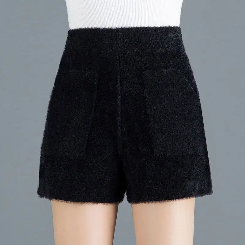 Mink velvet shorts women wear autumn and winter new high waist fashion slim black padded casual pants bottoming boots pants.