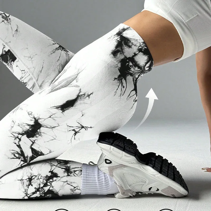 Nuovi leggings tie-dye alla moda per fitness da donna, leggings senza cuciture, vestibilità slim e sollevamento dell'anca, allenamento in palestra, corsa