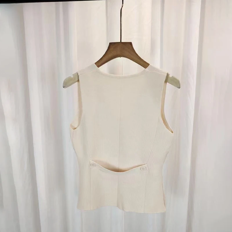 เสื้อกั๊กไหมพรมทรงเข้ารูป คอวีแบบฝรั่งเศส แฟชั่นใหม่ฤดูร้อน 2025 เข้าได้กับทุกชุด