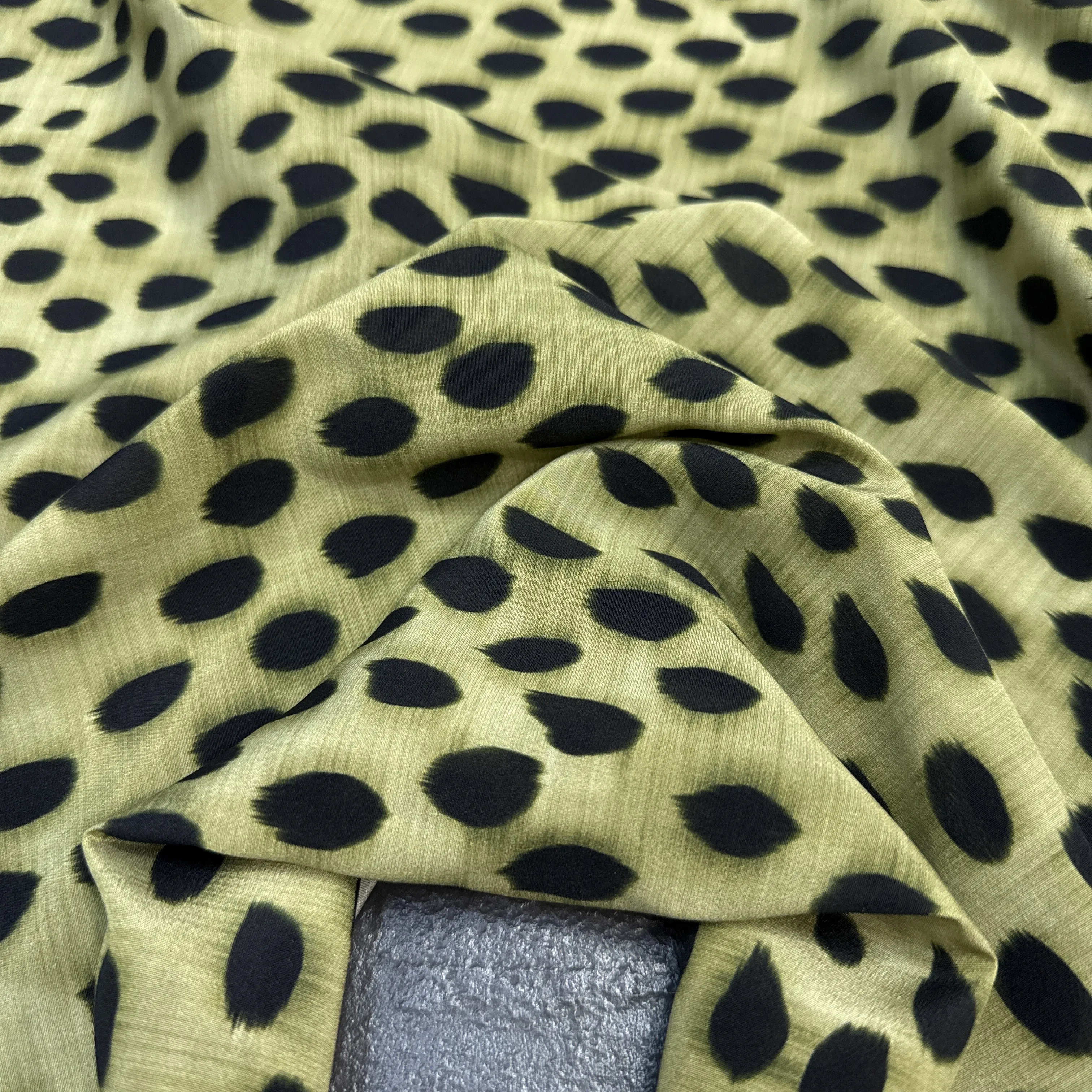 Black Dots Printed Stretch Green Silk Crepe de Chine Fabric for DIY Sewing Summer Comfortable Dress Pajamas Silk Fabric FR7019