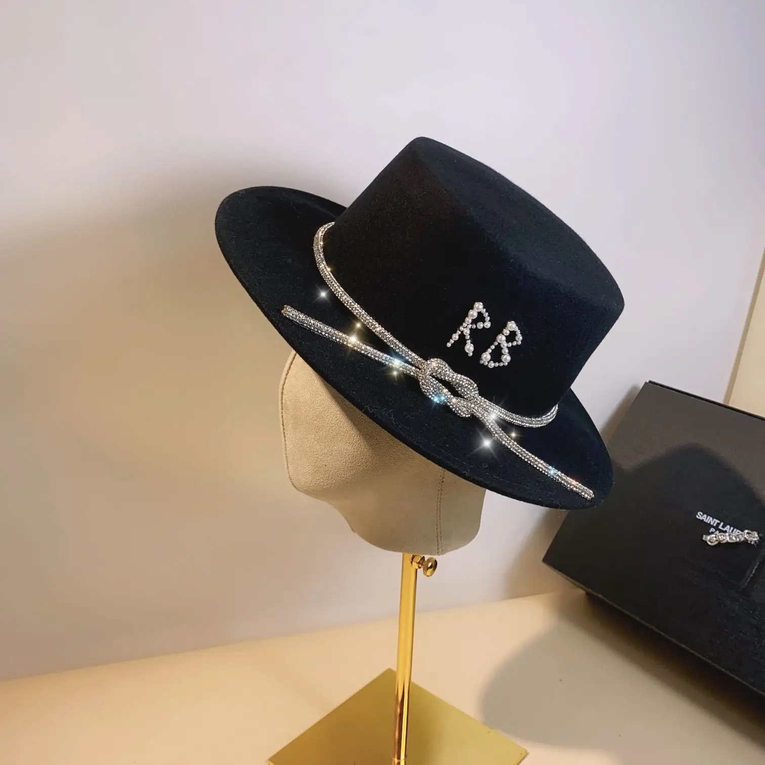 Spring and Autumn Street Pearl RB Rhinestone Jazz Hat Vintage Elegant European Station High-end Wool Flat Top Hat