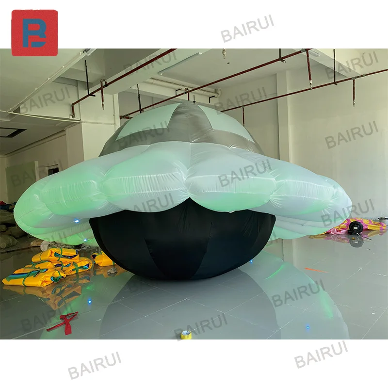 Aufblasbare fliegende Untertassen mit Gebläsern, dekorative Requisiten für Weltraum- und Luft- und Raumfahrt-Themenaktivitäten