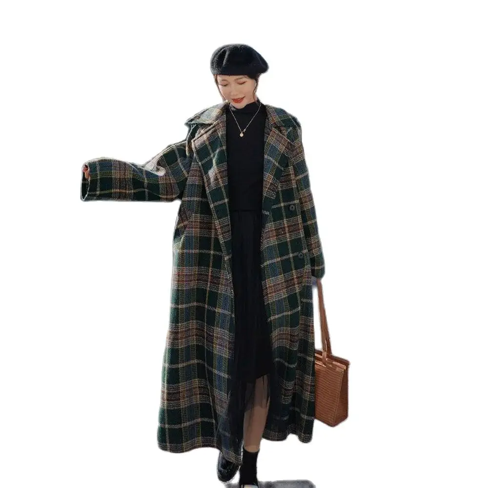 Hepburn Woolen Coat 2024 Winter New Fashion Retro Temperament Celebrity Plaid Long Knee Woolen Warm Coat Female Tide.