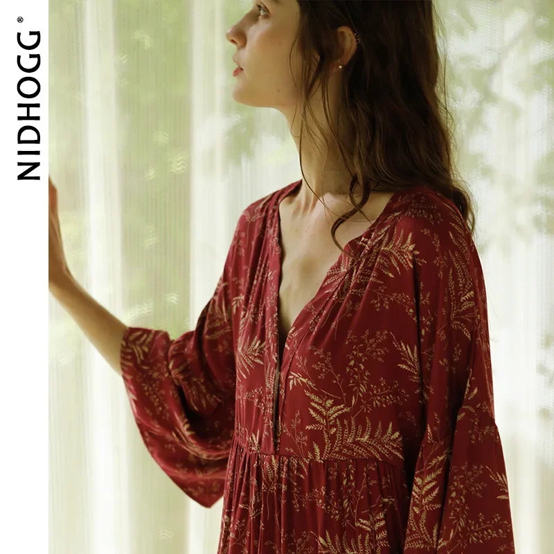 

2023 Women's Pajama Dress Gongsatin Printed V-Neck Red Leaf Long Sleepdress Autumn Viscose Thin Nightgowns Slim Sexy Sleepwear