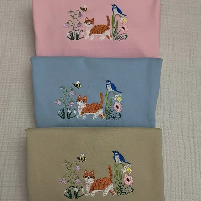 Cat Bee Bird Embroidered Sweatshirt Casual Autumn Winter Wear Comfortable Cotton Trendy Unisex Loose Fit Streetwear Style Soft