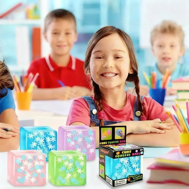 Giocattolo antistress luminoso con fiocco di neve, palla squishy per cubetti di ghiaccio, gadget di decompressione antistress a rimbalzo lento per adulti
