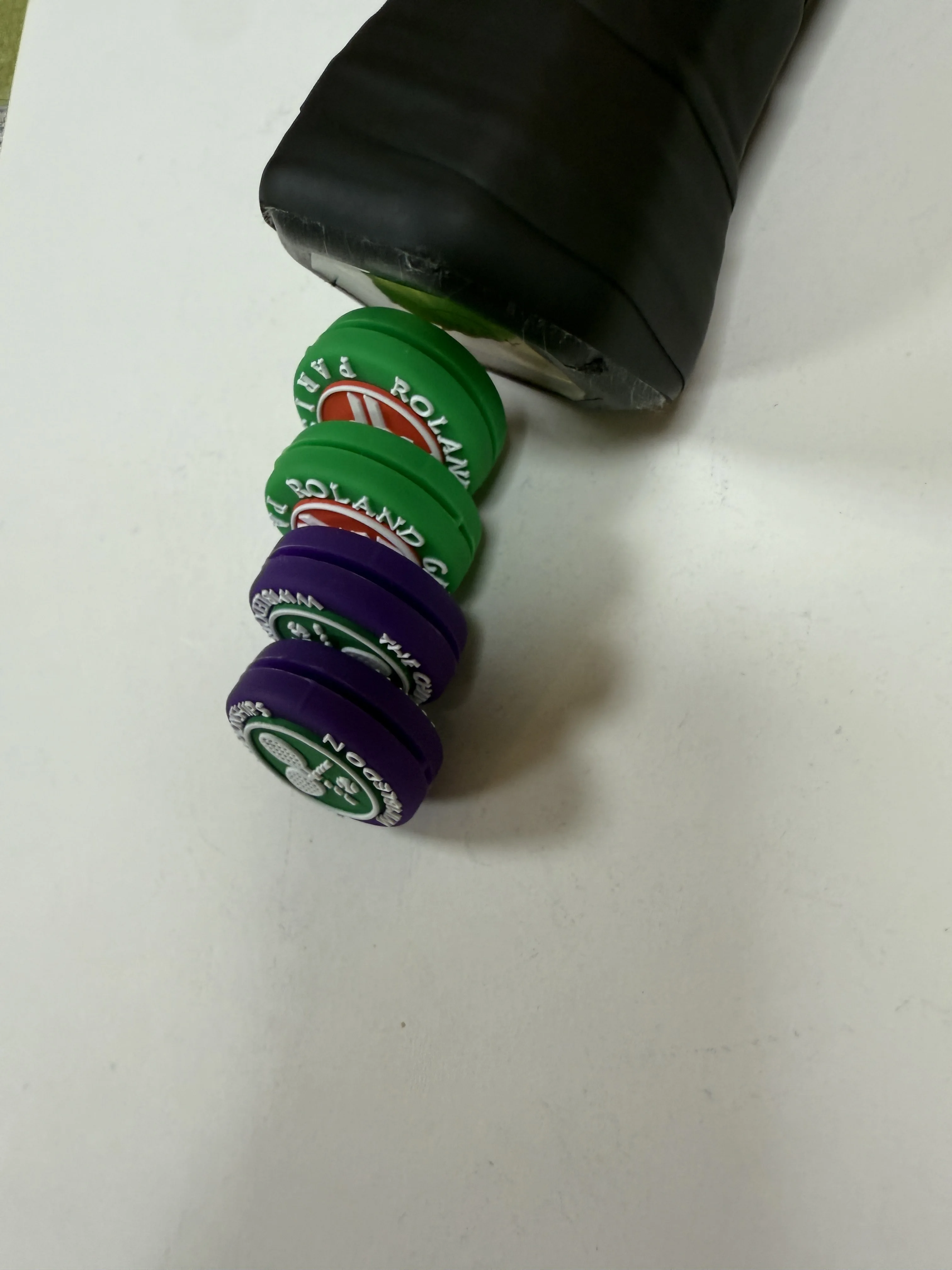 Silicone tennis shock absorber round commemorative edition damper suitable for net feather accessories purple green cute ball