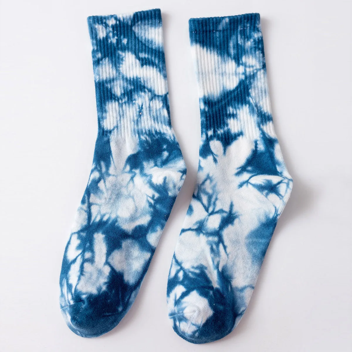 1 Pair Women's Cotton Crew Socks Gradient Multi-color Tie Dye Cotton Mid-tube Skateboard Socks