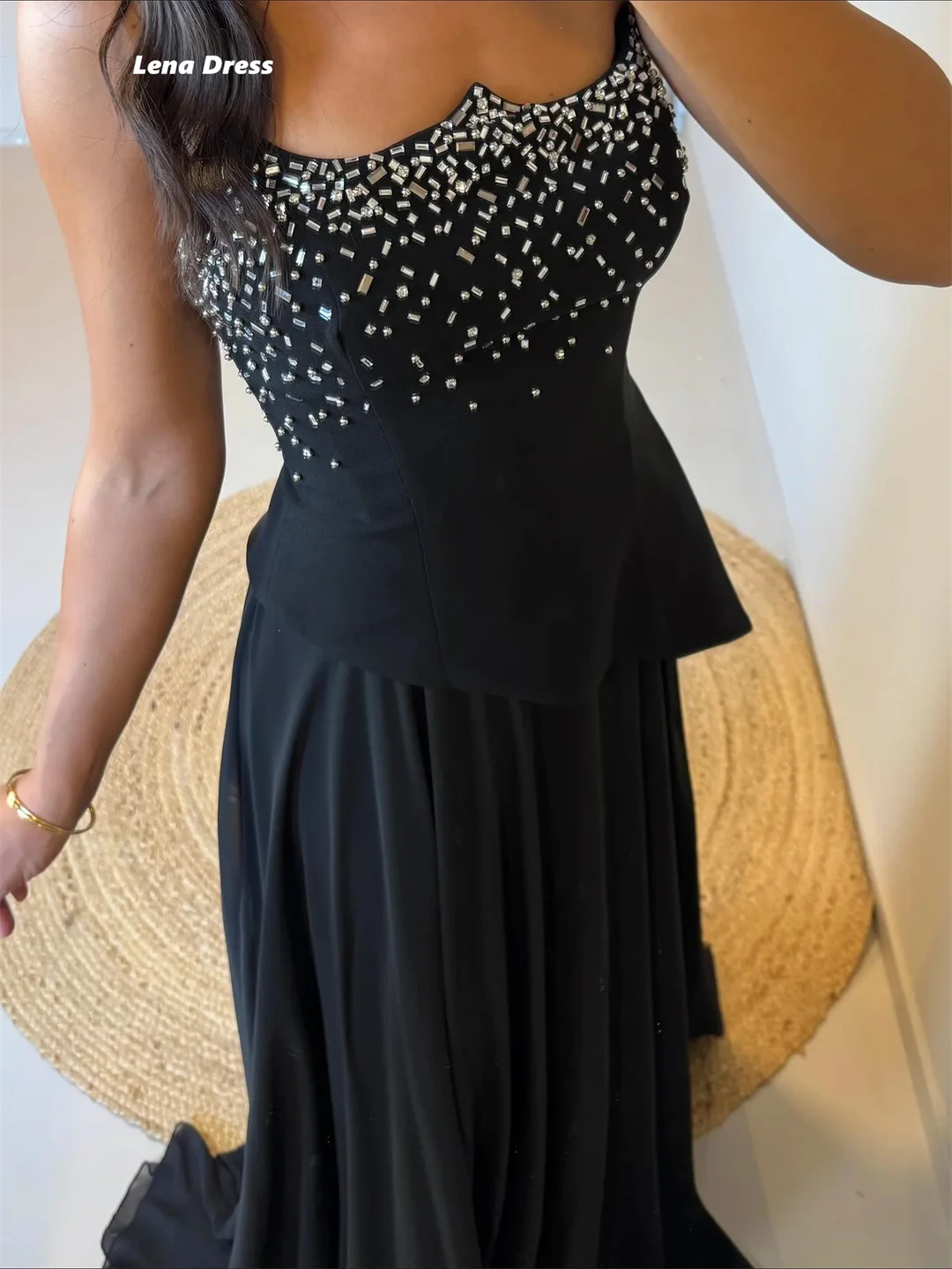 فساتين سهرة مخصصة من Lena فساتين حفلات أنيقة للنساء 2025 بدون أكمام لحفلات الزفاف خط أسود لامع أ