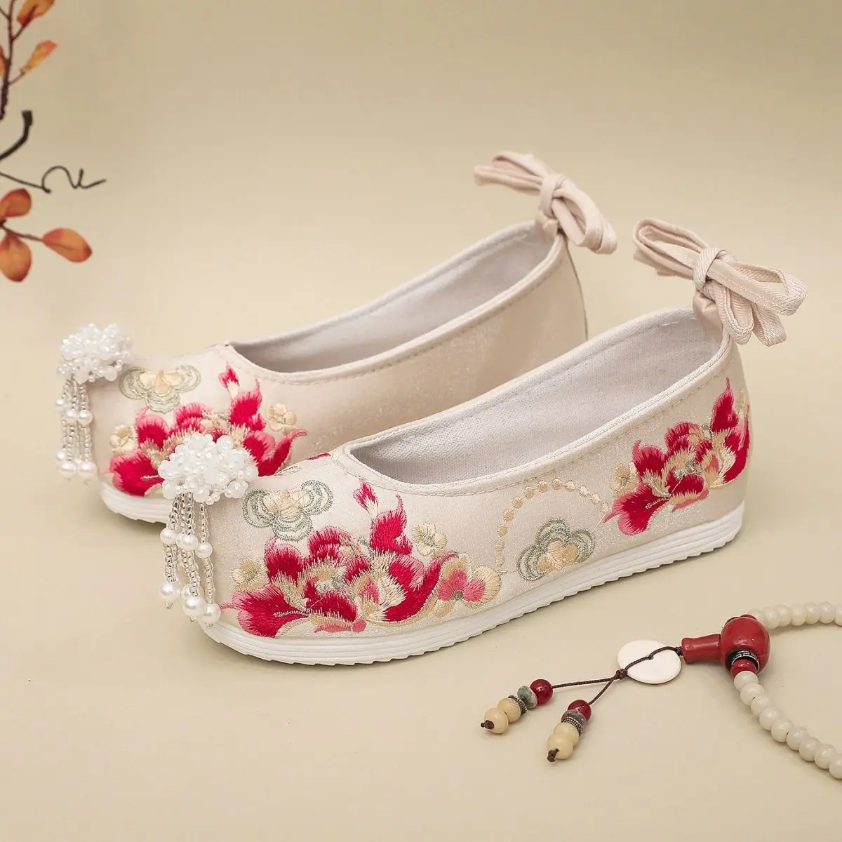 New Hanfu Shoes Women Student Embroidered Height Increase Large Size Ancient Style Han Element Cloth Shoes