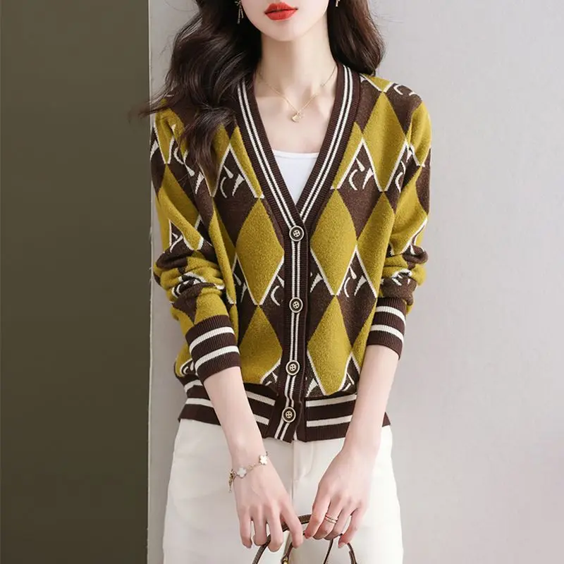 2024 New Spring and Autumn Korean Edition Fashion Minimalist Knitted Shirt Cardigan Loose Long Sleeve Checkered Women\'s Coat Top