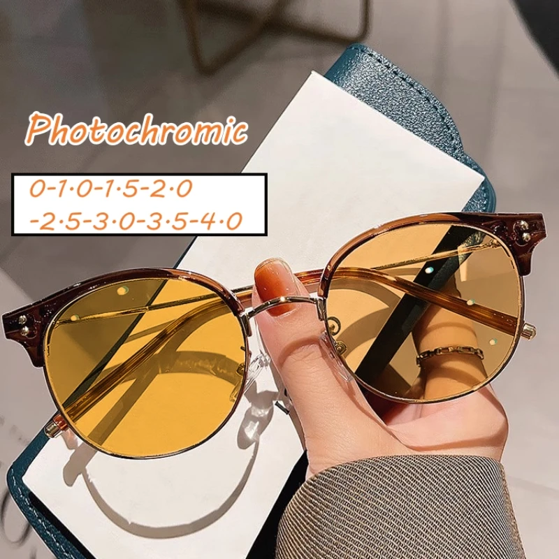 Gafas fotocromáticas con montura redonda para hombre y mujer, lentes de miopía con acabado Vintage de lujo, que cambian de Color