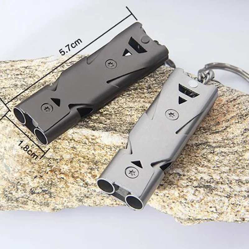 1 قطعة أنبوب مزدوج صافرة قلادة المفاتيح عالية ديسيبل المحمولة في الهواء الطلق بقاء أداة تخييم الطوارئ متعددة الوظائف