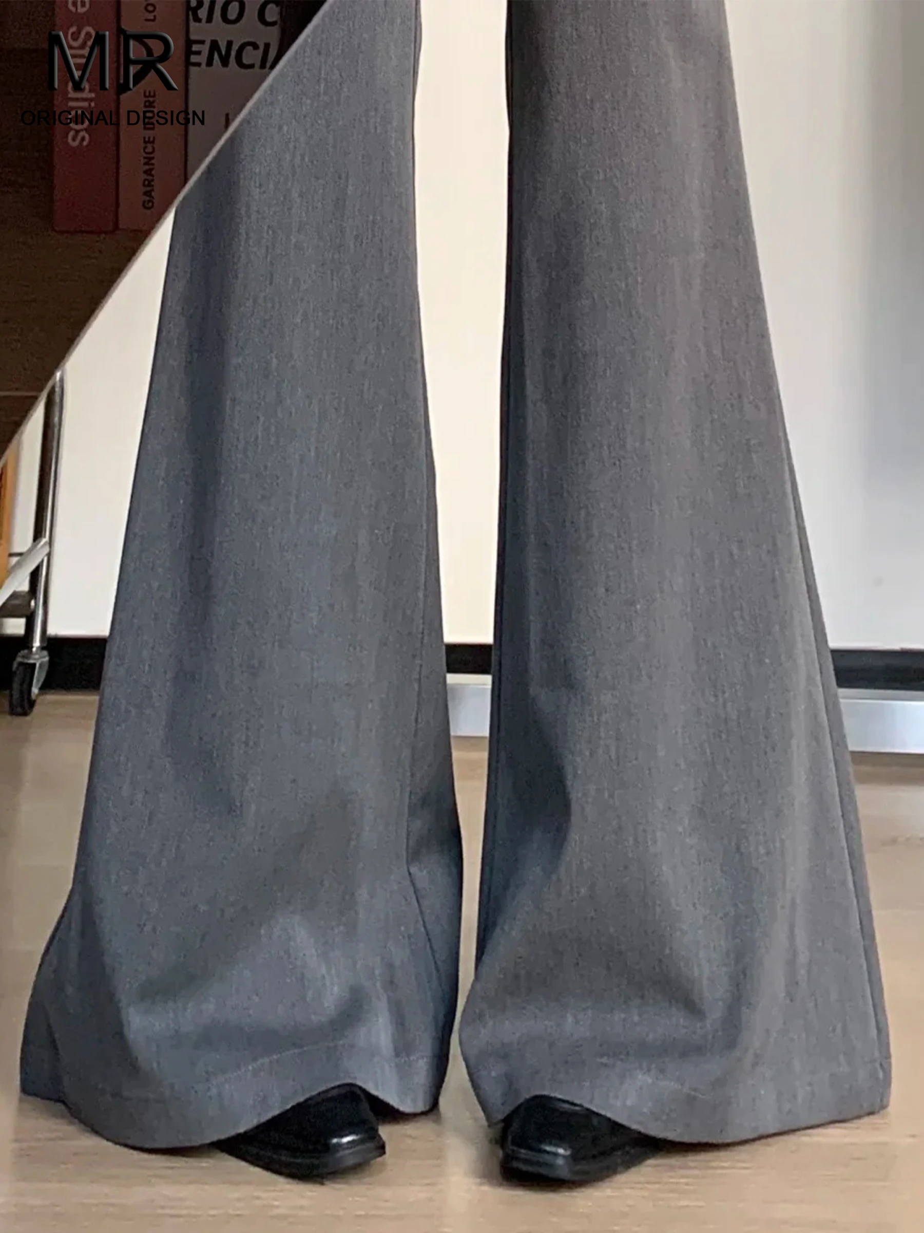 

Серые женские повседневные брюки-клеш с низкой талией, широкими штанинами, поясом, свободного кроя, удлиненные, визуально стройнящие