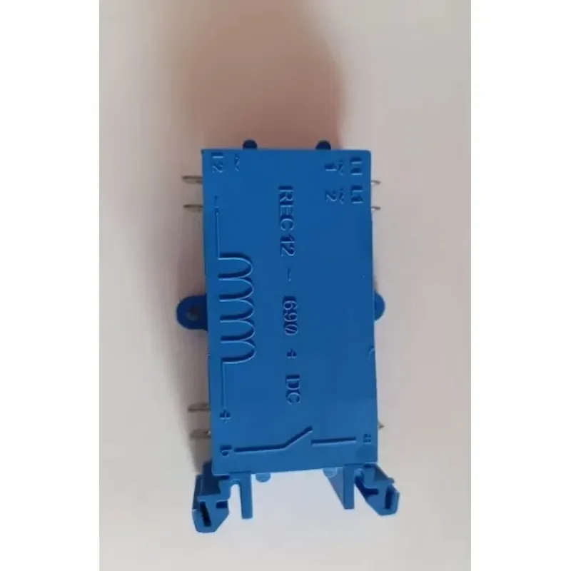 DHL sends a complete set of NM38740NR2, one brake pad, and one rectifier