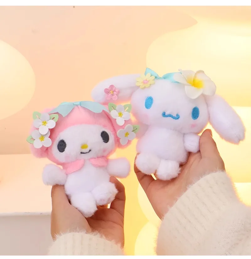 Original Lizenzierte Sanrio Plüsch-Schlüsselanhänger, Blumenmuster Hello Kitty & Cinnamoroll Weiche Flauschige Puppen-Anhänger, Niedlicher Taschenanhänger, Perfektes Geschenk – Detail 6