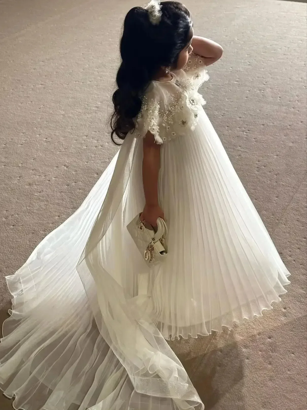

Custom Flower Girl Dress Wedding Dress First Communion Party Gown with Cape