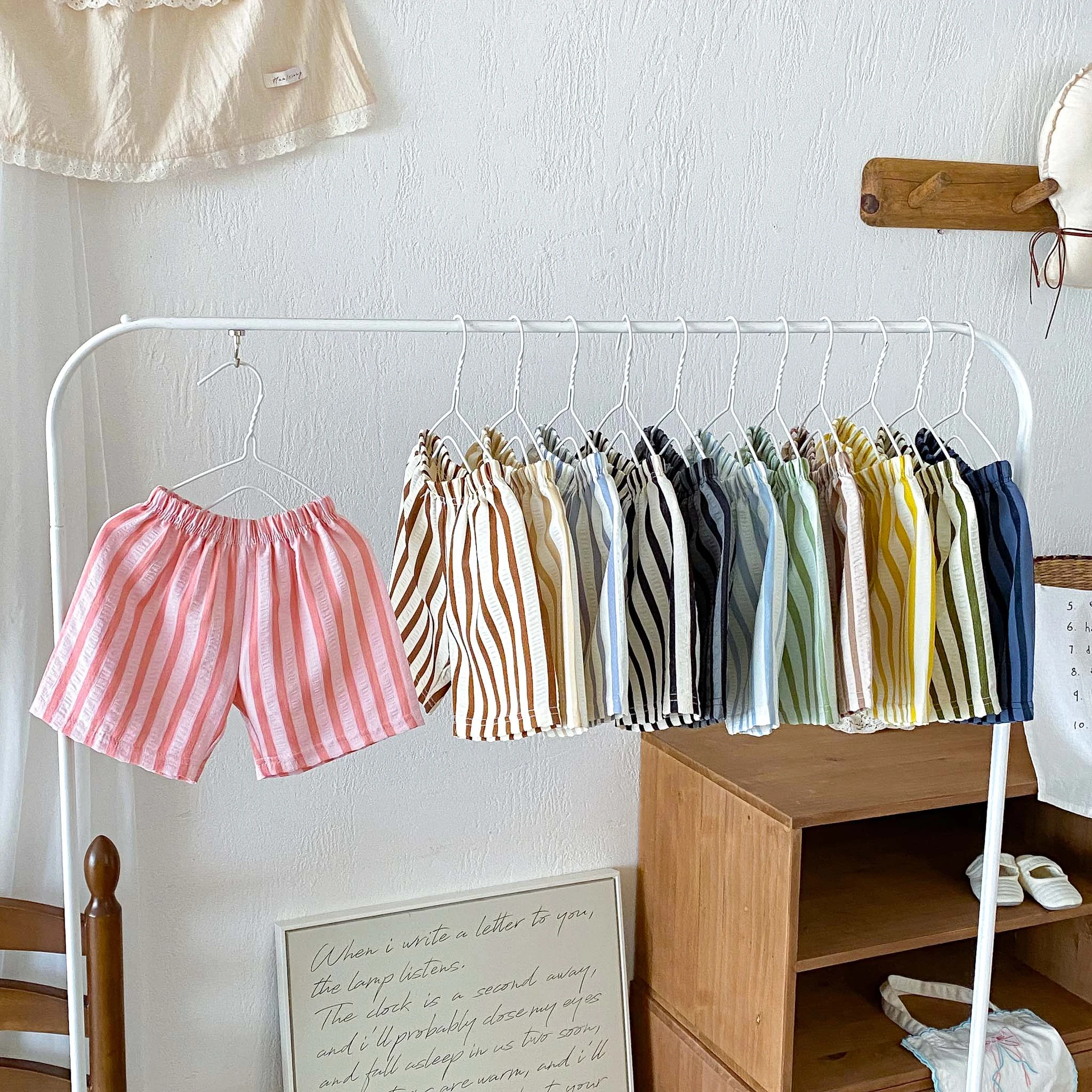 Sommerkleidung, lockere, lässige Kindershorts, koreanischer Stil, Heimkleidung, gestreifte Shorts, modisch, einfach, bequem, kurze Hose für Kinder