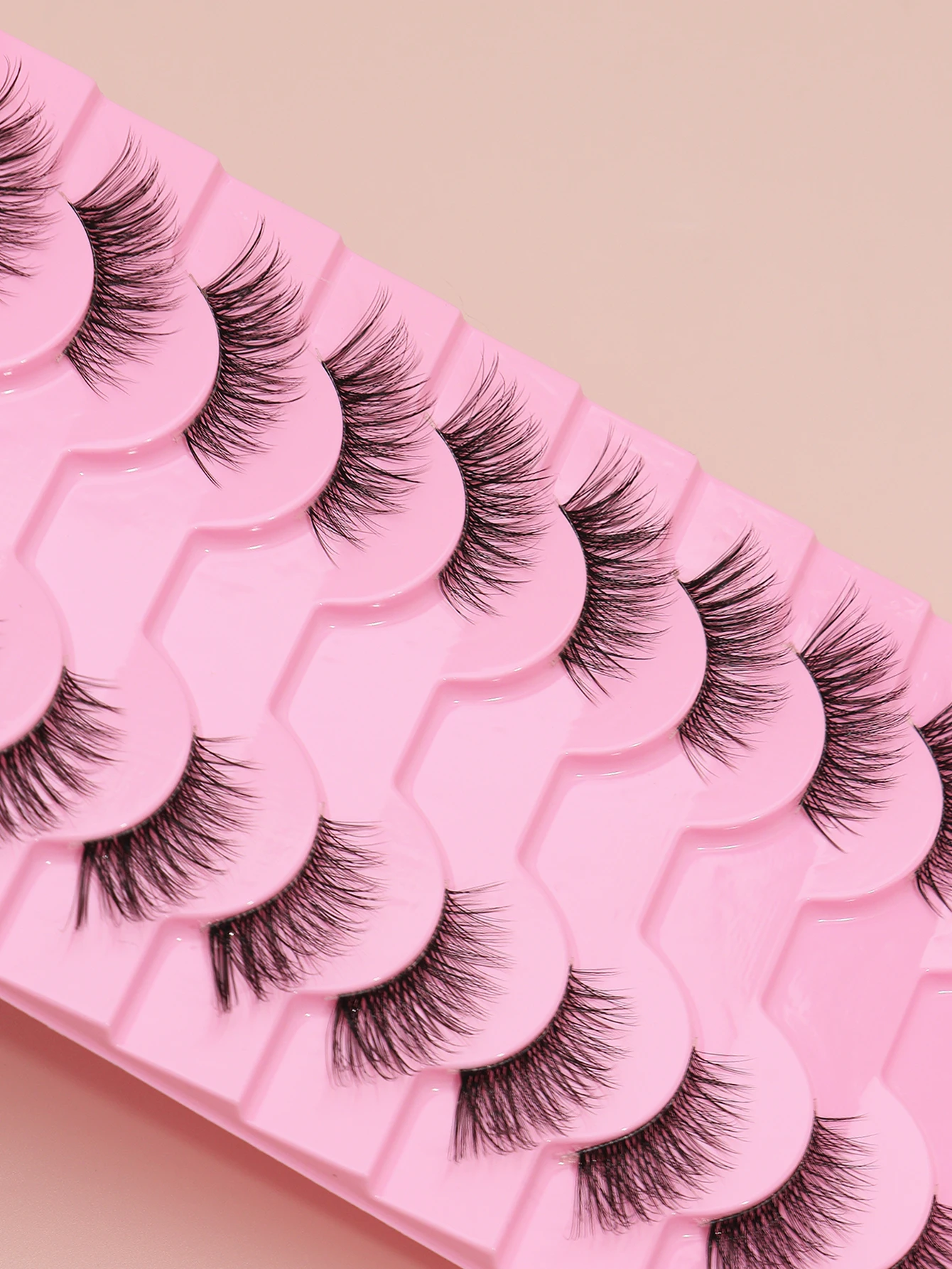 10ペアの半天然ふわふわで柔らかい3Dミンクアイマルチレイヤーまつげ、パーティー、クラブ、日常の仕事に最適