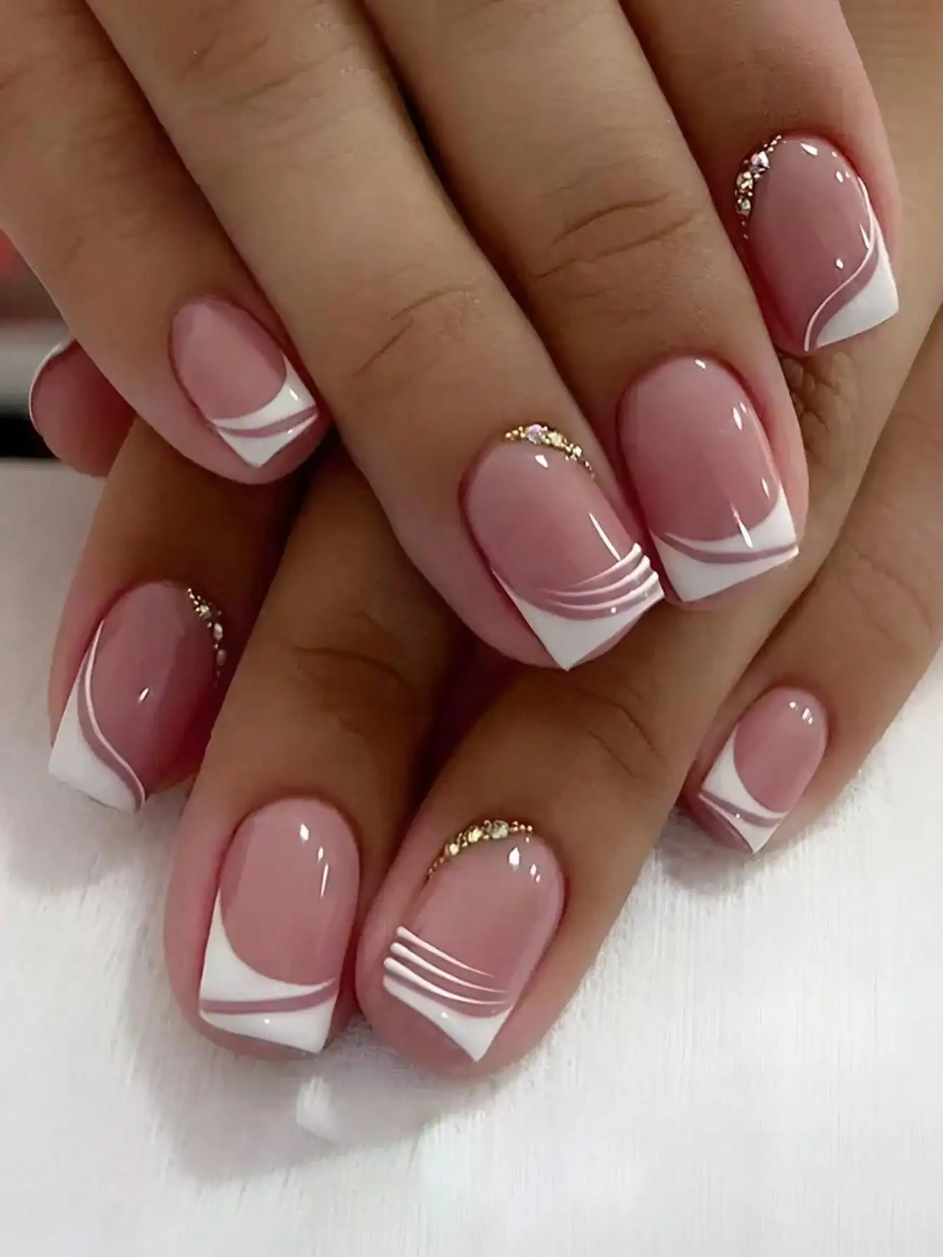 

24pcs Rectangular Nail Stickers, White French Tip Design for Weddings. Romantic Atmosphere for Women & Girls. Includes Jelly Gel & Nail File. Nail Supplies.