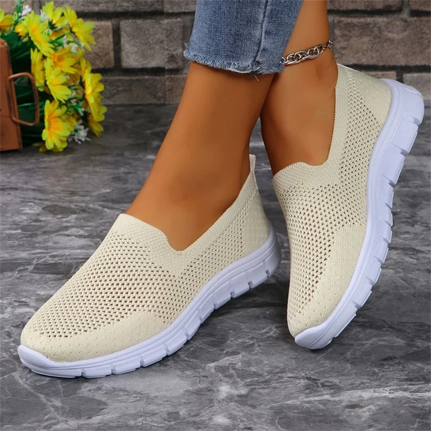 Women\'s New Flat Bottom Comfortable Sports Shoes Women Elegant Round Toe Designer Outdoor Hiking Vulcanized Shoes