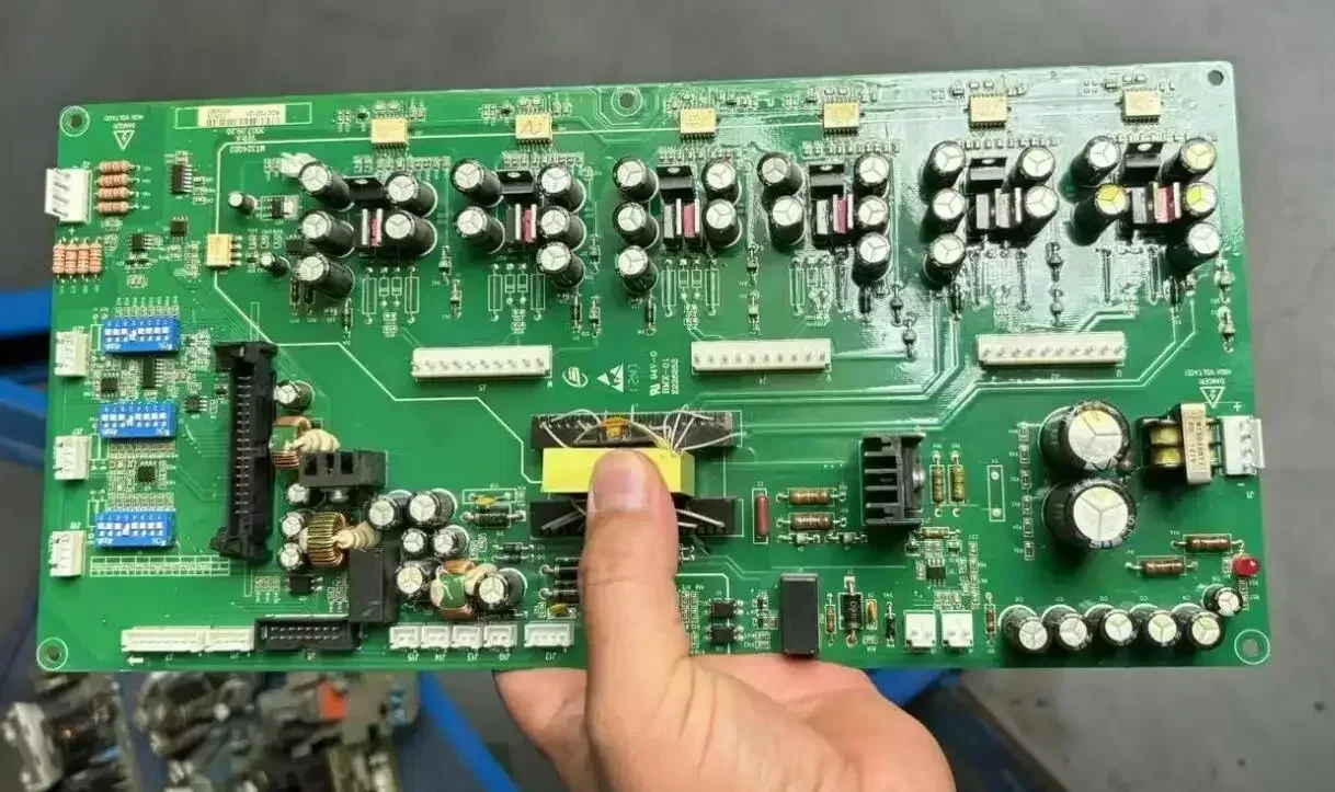 MT324QD2 MD380 محول التردد 220KW، 285KW، 315KW، 355KW، 400KW لوحة القيادة MT324QD2