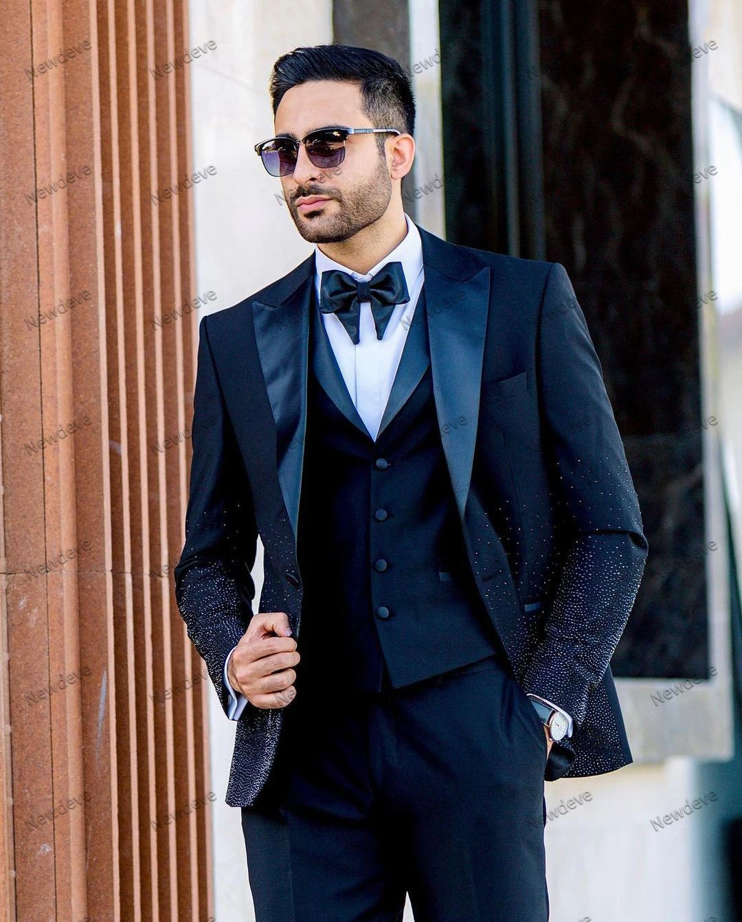 Men's Suits Tailored 3 Pieces Blazer Vest Pants One Button Peaked Satin Lapel Beads Wedding Formal Plus Size Tuxedo Custom Made