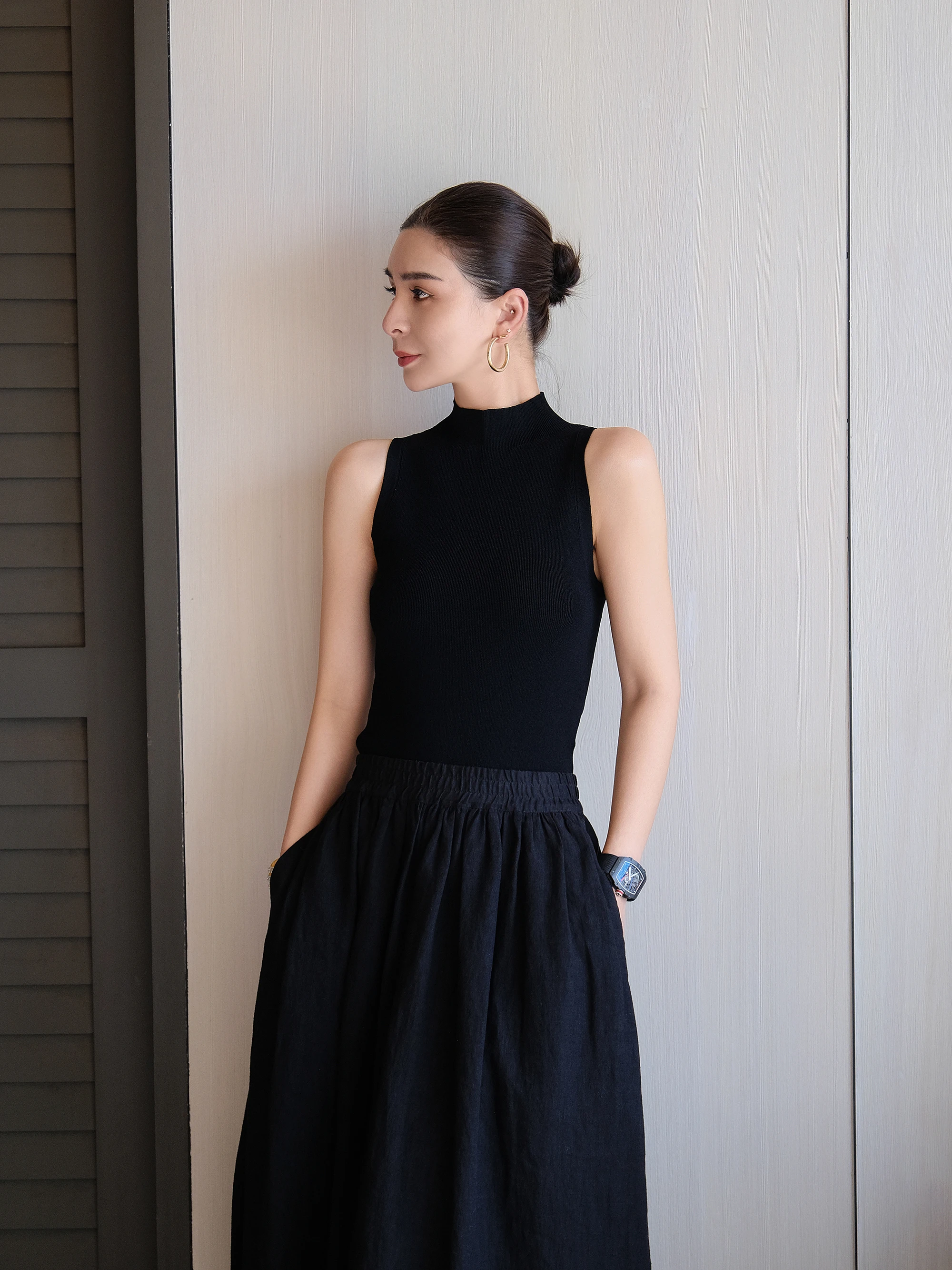 

Мягкий, приятный к телу, высокоэластичный, облегающий вязаный жилет без рукавов в повседневном стиле с воротником-стойкой из полиэфирного волокна для женщин